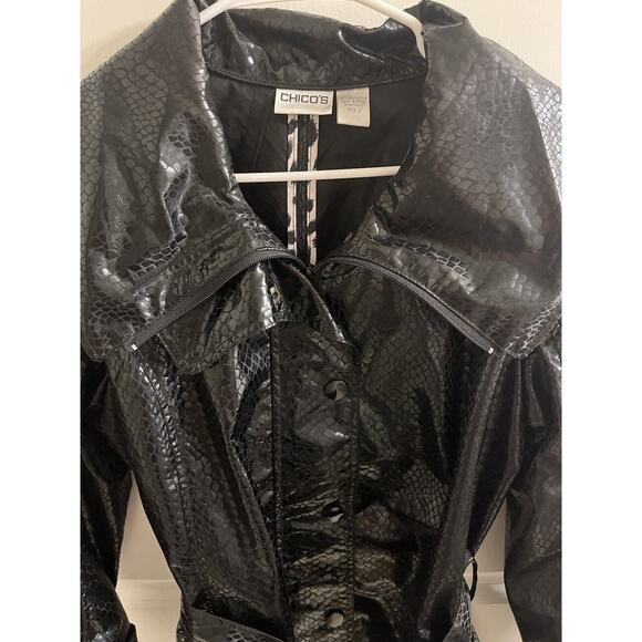 Chico’s Womens Jacket Coat Sz 2 Black Snake Print Mid Length Belted Lightweight - Picture 3 of 6